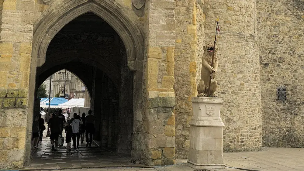 Southampton Bargate walls